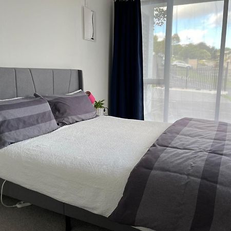 Totara Vale, Free Coffee, Parking And Wifi, Near Glenfield Mall And Highway 18,1 Auckland Esterno foto